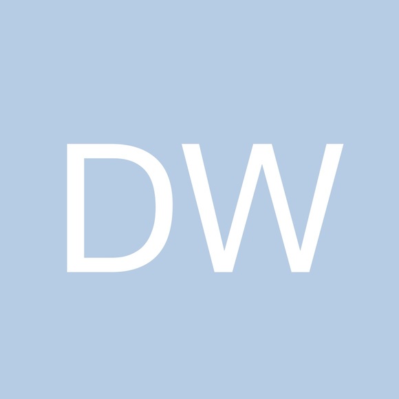 Profile Picture of Devri Weakley (@dweak1) on Poshmark
