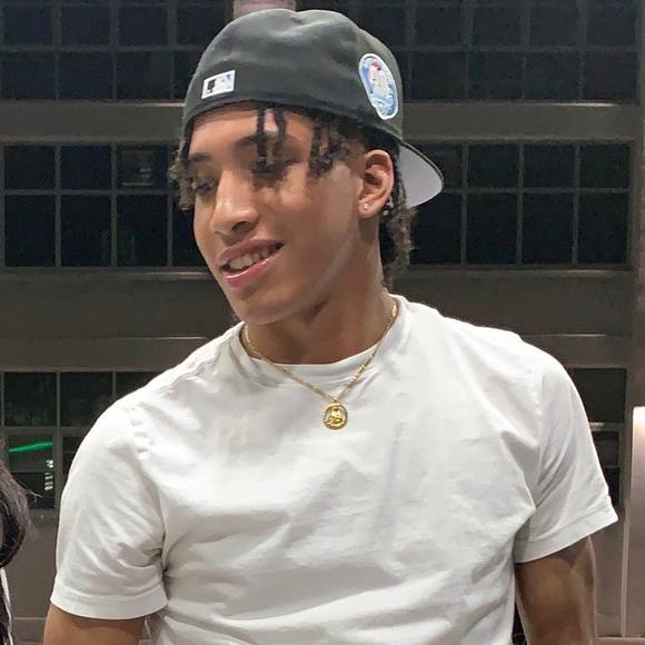 Profile Picture of Andy Andy (@andyguzman1031) on Poshmark