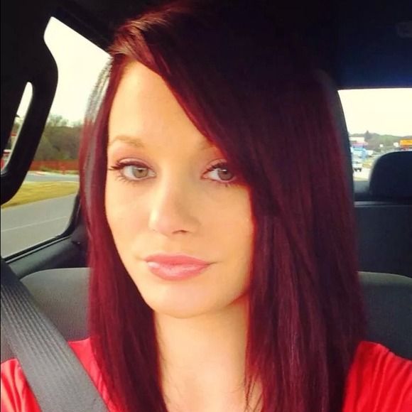 Profile Picture of Dani Usery (@daniusery) on Poshmark