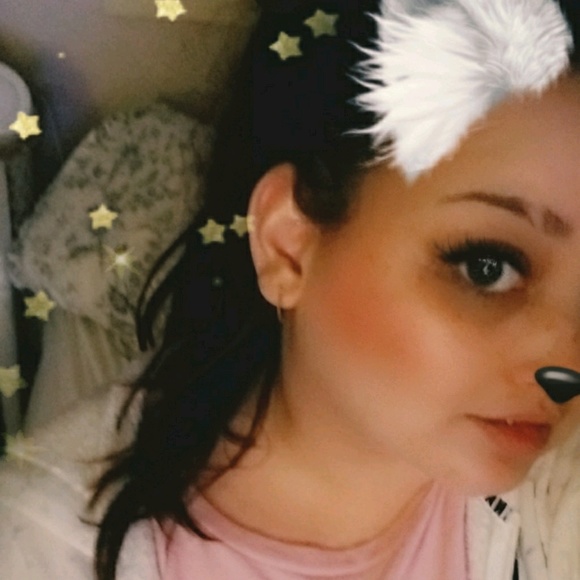 Profile Picture of Tamara Mcgee (@blair1996) on Poshmark