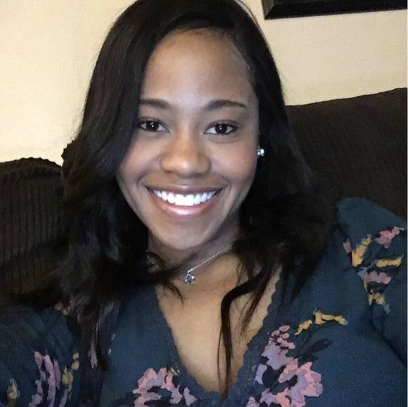 Profile Picture of Jasmine Peel (@jasminepeel) on Poshmark