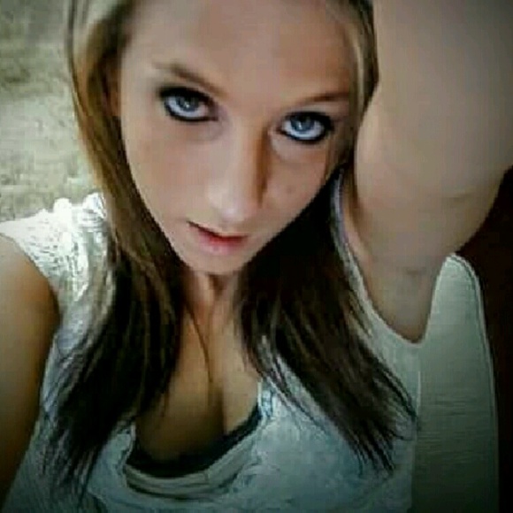 Melanies Serino - Poshmark Profile Picture of Melanies Serino (@mels0709) on Poshmark