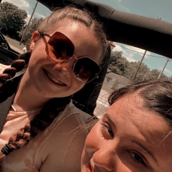 Kaitlyn Gindratt - Poshmark Profile Picture of Kaitlyn Gindratt (@kaitlyngindratt) on Poshmark