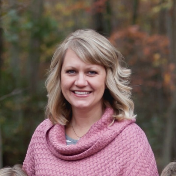 Profile Picture of Amber Patterson (@ambuler_rn) on Poshmark