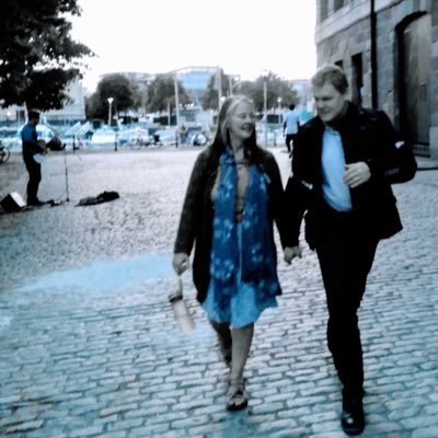 Profile Picture of Amanda Lewis Starks (@AmLewStar) on Twitter