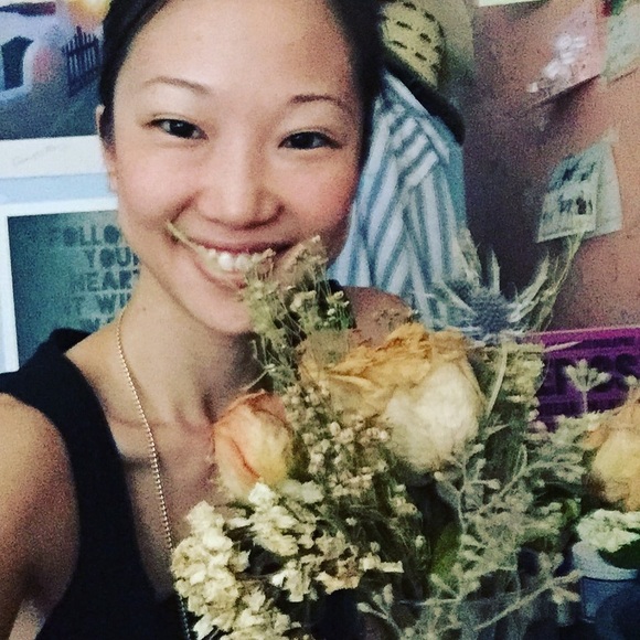 Profile Picture of Jean Liao (@teachick1383) on Poshmark
