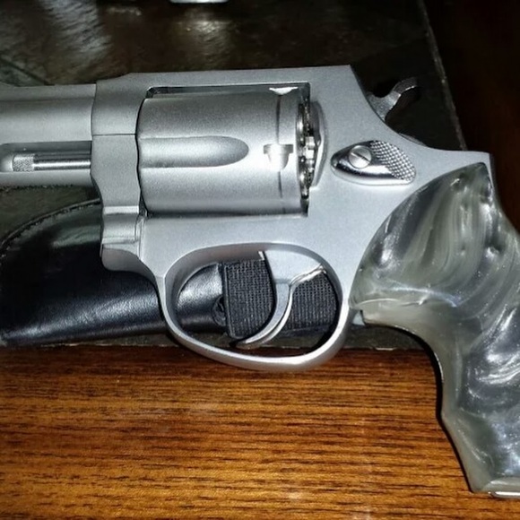 Profile Picture of Joshua Deffibaugh (@jdeffibaugh) on Poshmark