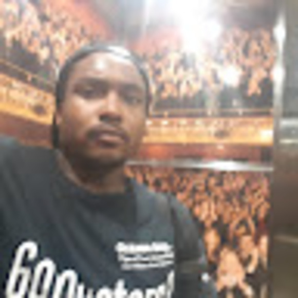 Profile Picture of Raymond Keelen (@keelenraymond) on Poshmark