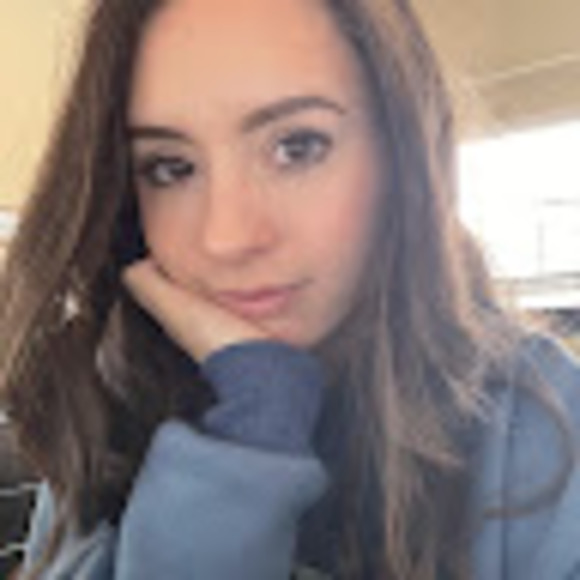 Profile Picture of Alexandra Wolfe (@alexnwolfe) on Poshmark