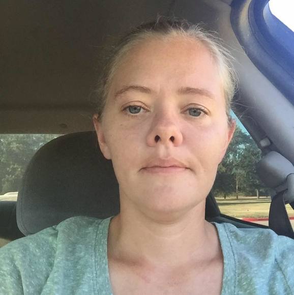 Profile Picture of April Goss-clark (@aprilclark23) on Poshmark