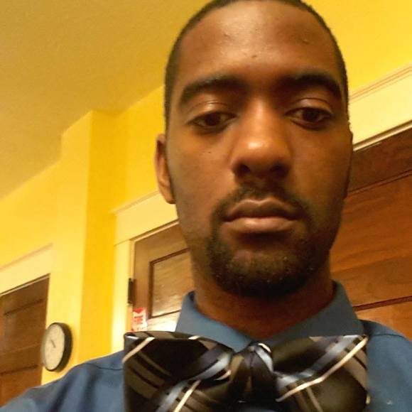 Profile Picture of Darryl Walker (@dwalk31) on Poshmark