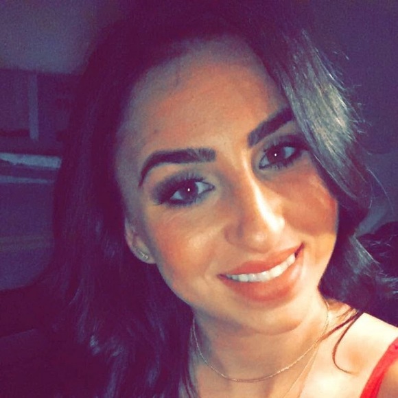 Profile Picture of Vern Lilley (@vernellrose) on Poshmark