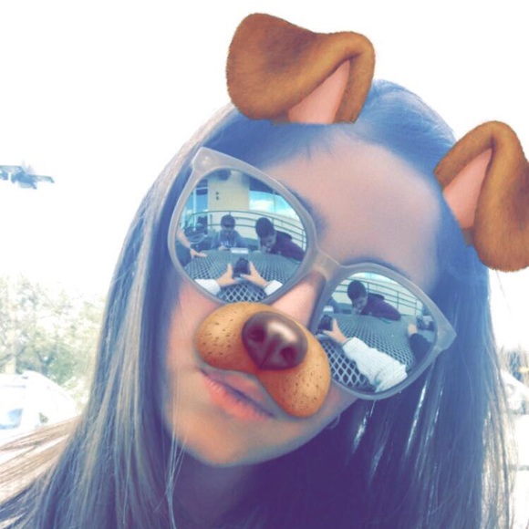 Profile Picture of Annabella Vigna (@annabella_0422) on Poshmark