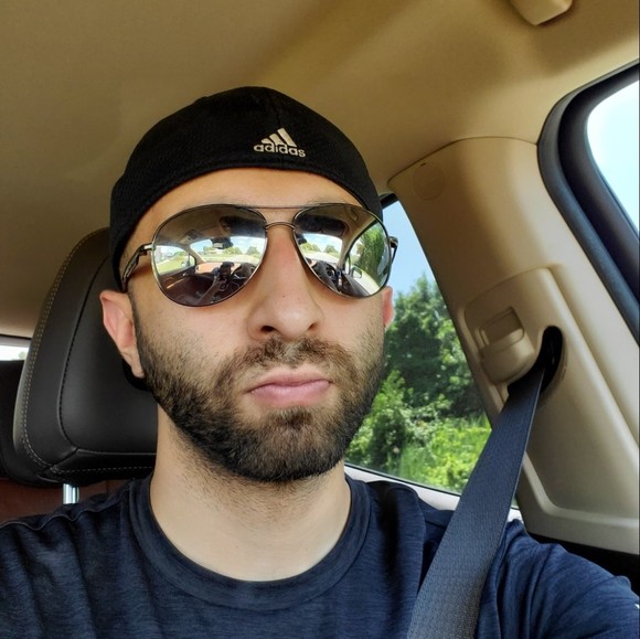 Profile Picture of Daniel Rascol (@danielrascol) on Poshmark