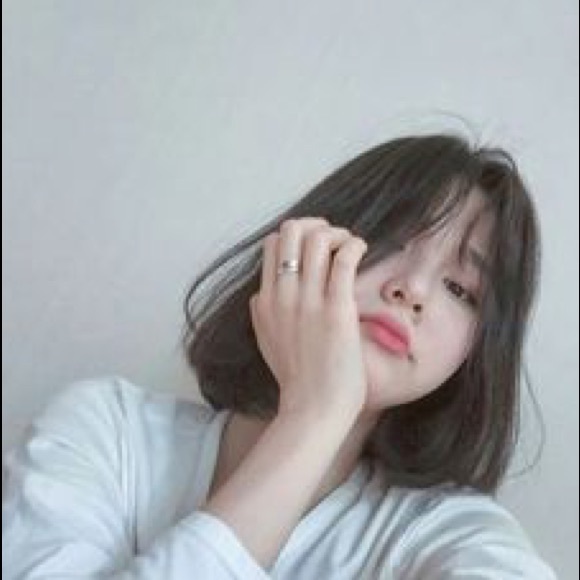 Profile Picture of Nana Kim (@itsnotnana) on Poshmark
