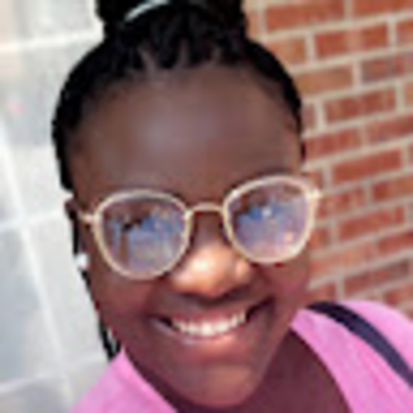 Profile Picture of Joy Amponsah (@amponsahjoy915) on Poshmark