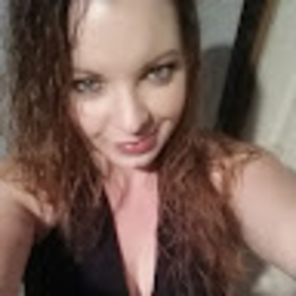 Profile Picture of Christa Lindsay (@christa264) on Poshmark