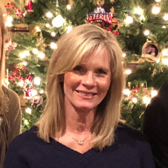 Profile Picture of Sara Versluys (@versltod000) on Poshmark