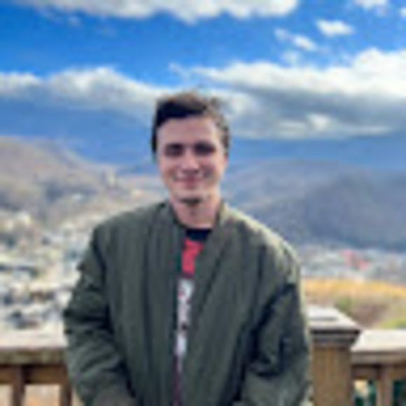 Profile Picture of Frank Silva (@fsilva92000) on Poshmark