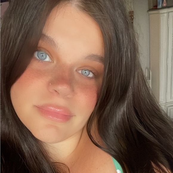 Profile Picture of Casey Mccarthy (@caseytaylor16) on Poshmark