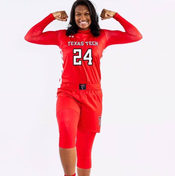 Profile Picture of Khyla Wade-warren (@khylaww) on Poshmark