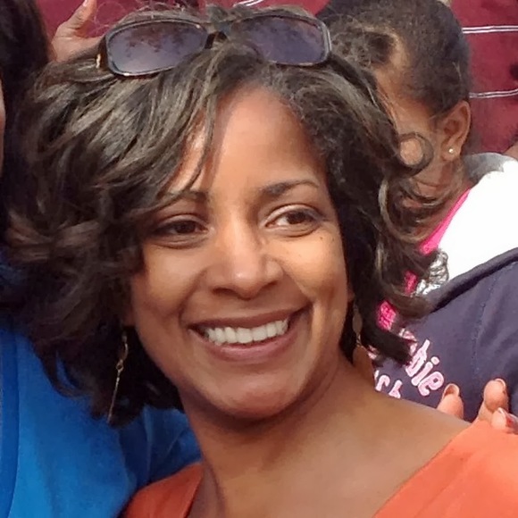 Profile Picture of Tonga Releford (@teereleford) on Poshmark