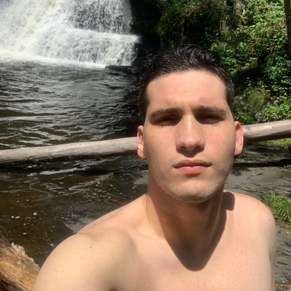 Profile Picture of Caio Castelo (@caiocastelo) on Poshmark