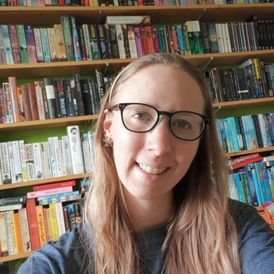 Profile Picture of Lorna Holland (@themaxdog) on Twitter