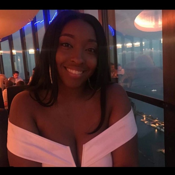 Profile Picture of Aaliyah Johnson (@aaleeyahj) on Poshmark