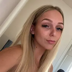 Profile Picture of   TikTok Yvanie Ast Francoeur... (@yvaniefrancoeur) on Tiktok