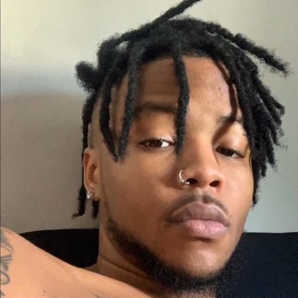 Profile Picture of Omari Whitfield (@omariwhitfield1) on Poshmark