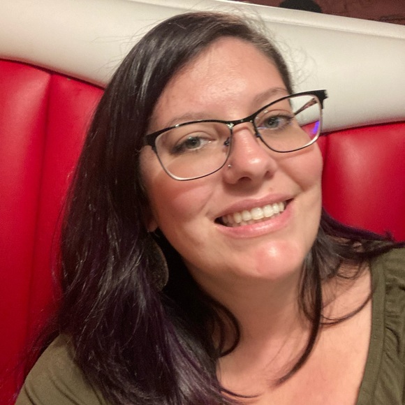 Profile Picture of Tiffany Reppond (@treppond90) on Poshmark