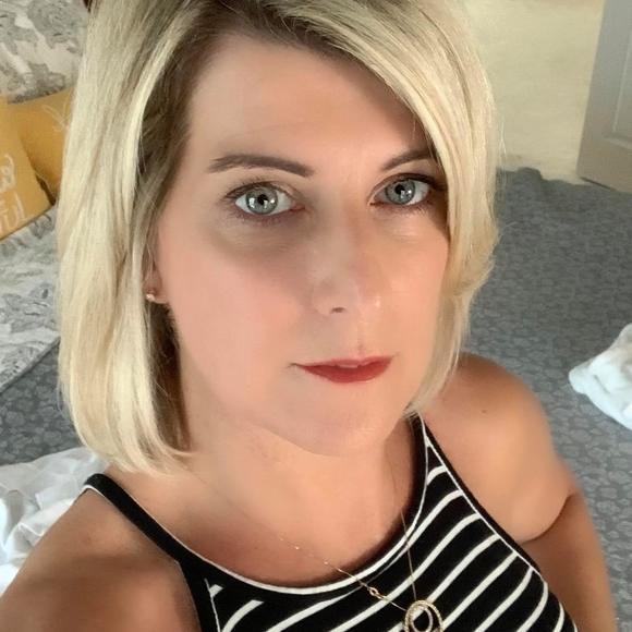 Profile Picture of Heather Devlin-ruhl (@heathrx1) on Poshmark