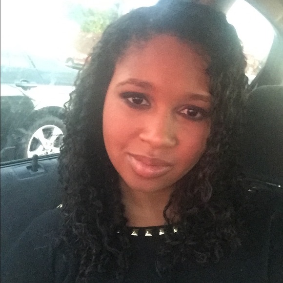 Profile Picture of Summer Mccloud (@mcclouds) on Poshmark