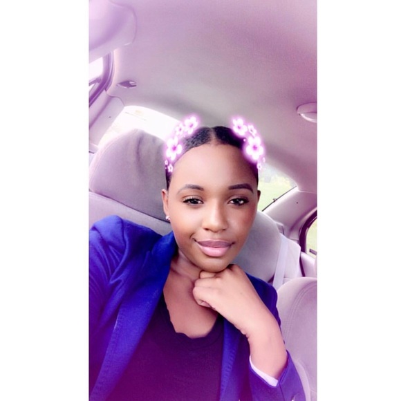 Profile Picture of Dinah Daniel (@dinahdaniel) on Poshmark