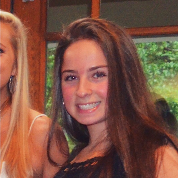 Sarabeth Wajnberg - Poshmark Profile Picture of Sarabeth Wajnberg (@sarabethw22) on Poshmark