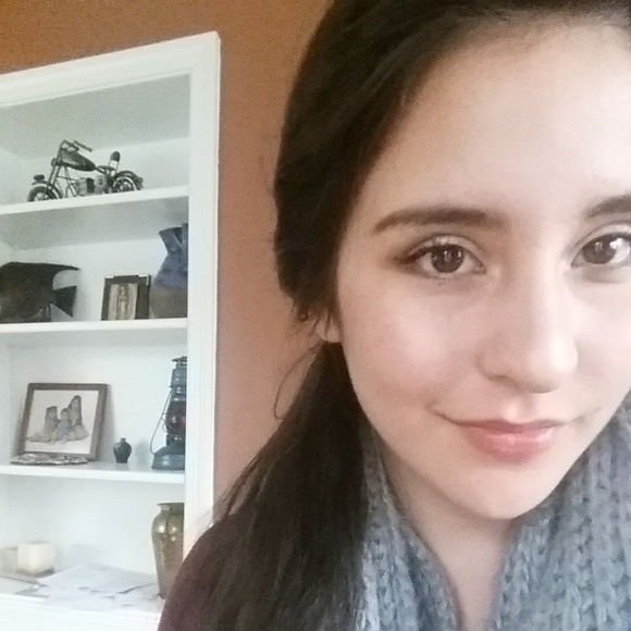 Daniela Monreal - Poshmark Profile Picture of Daniela Monreal (@dmonreal420) on Poshmark