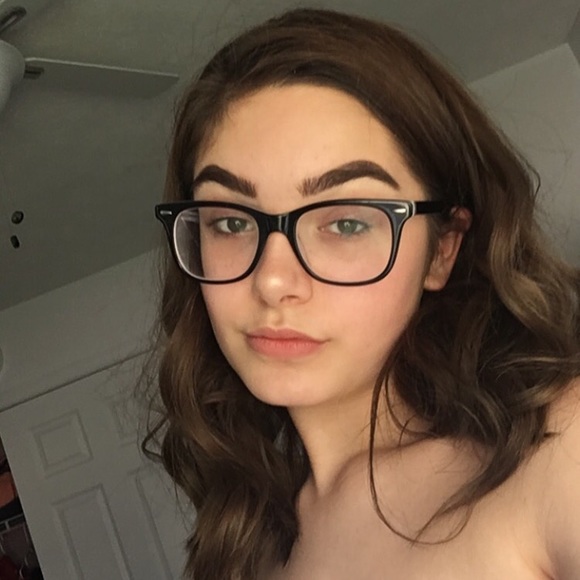 Profile Picture of Dalayna Scheffey (@dalaynascheffey) on Poshmark