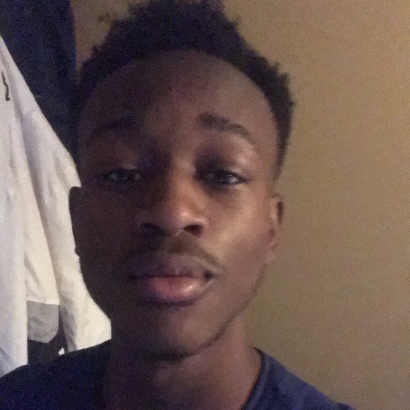 Profile Picture of Oumar Diallo (@diallomoumar) on Poshmark