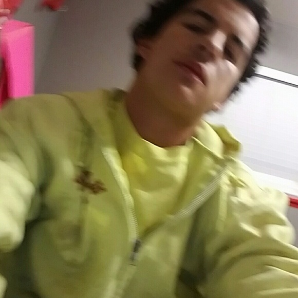 Profile Picture of Fernando Rodriguez (@fernrod12) on Poshmark