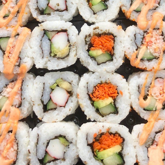 Profile Picture of Chelsea Matzick (@chelsea_matzick) on Poshmark