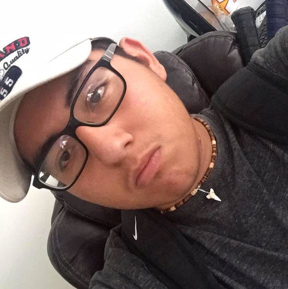 Profile Picture of Kevin Palacios (@pa1acios) on Poshmark