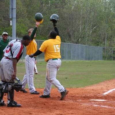 Profile Picture of Mike Swayne (@MSwayne23) on Twitter