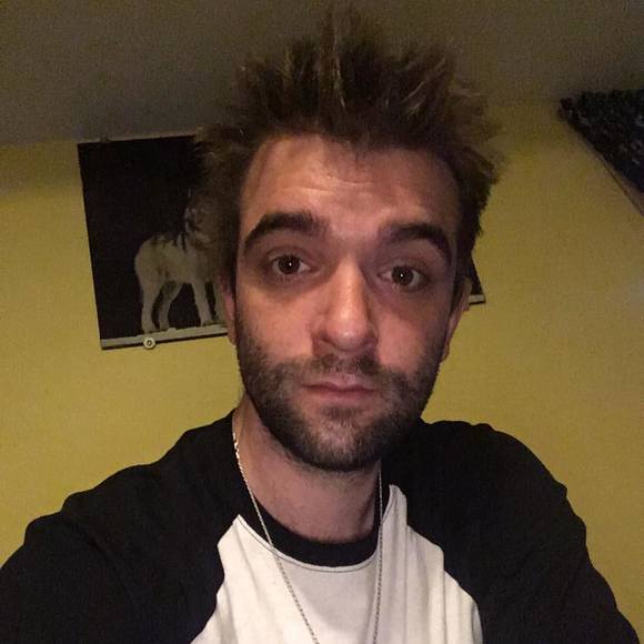 Profile Picture of Kyle Botting (@kylebotting) on Poshmark