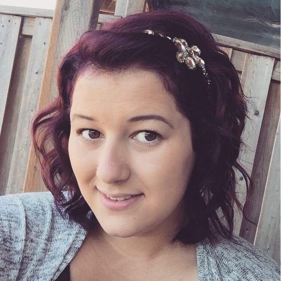 Profile Picture of Stephanie Ciardullo (@stephciardullo) on Poshmark