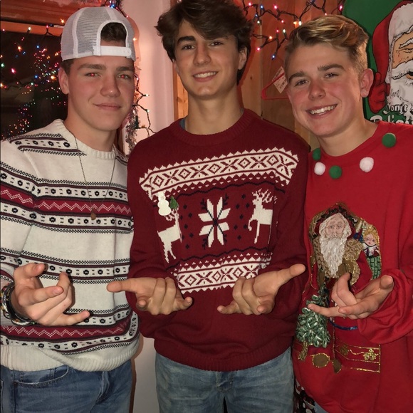Profile Picture of Carson Mynatt (@carsonmy) on Poshmark