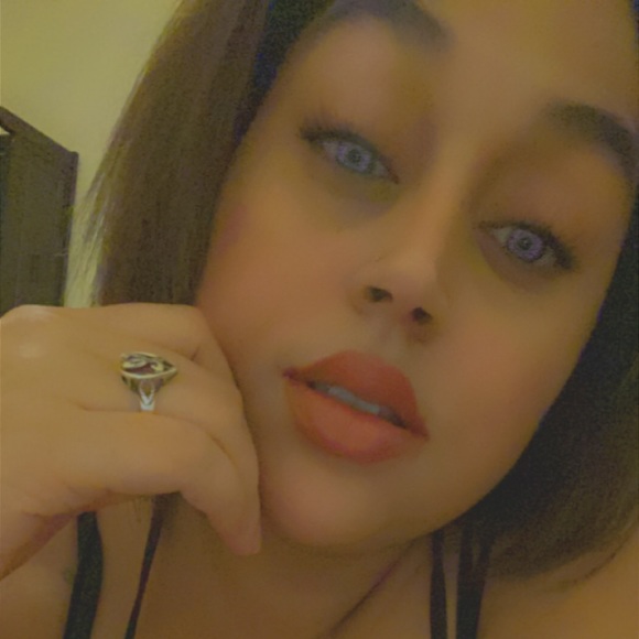 Maylasia Padilla - Poshmark Profile Picture of Maylasia Padilla (@maylasia92) on Poshmark