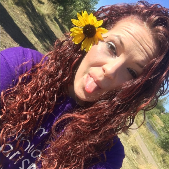 Profile Picture of Macayla Nolan (@mnolan123) on Poshmark