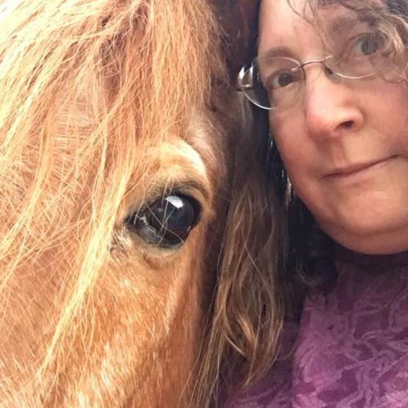 Profile Picture of Lori Mcconnell (@lori_mcconnell) on Poshmark