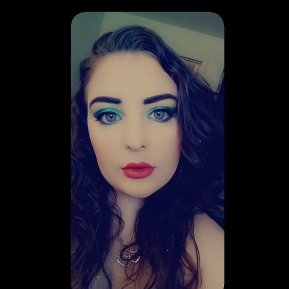 Profile Picture of Maria Elsinger (@mariaelsinger) on Poshmark